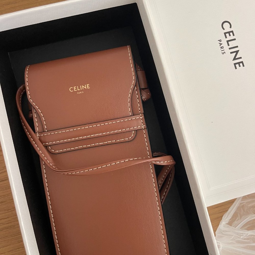 CELINE (new from the 2023 Collection) NEW IN BOX Sunglasses Crossbody Bag